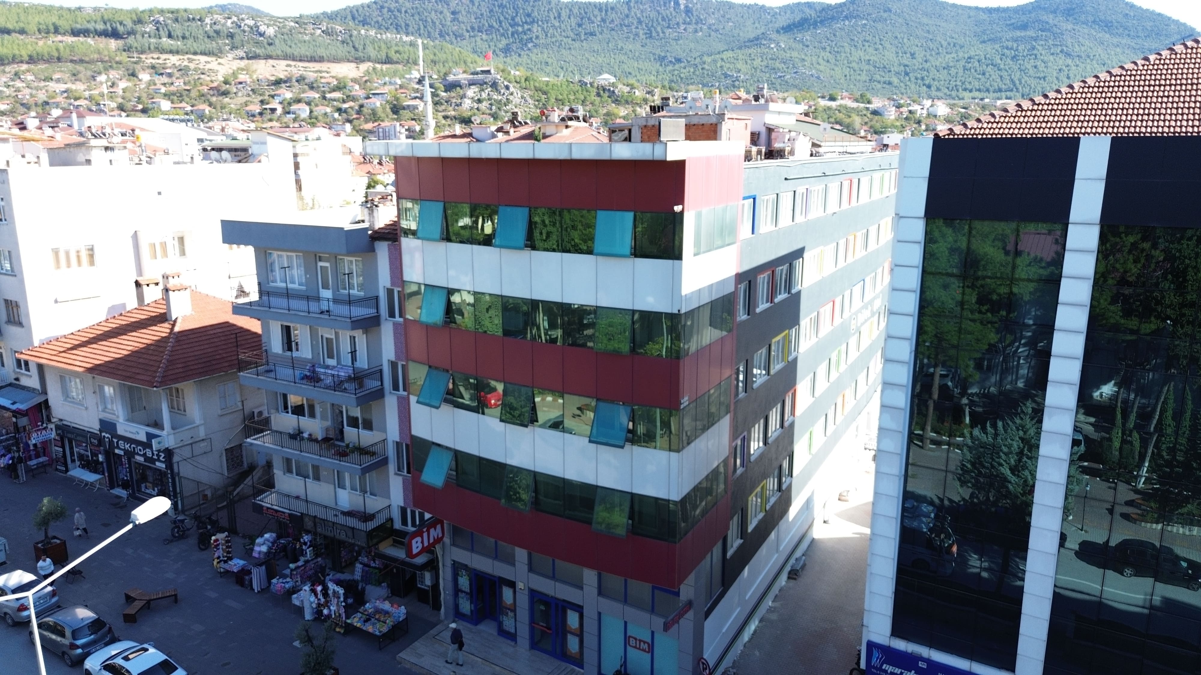 Bucak'ta Otel Seçimi: Konum, Oda Tipi ve Yorumlarla Doğru Karar